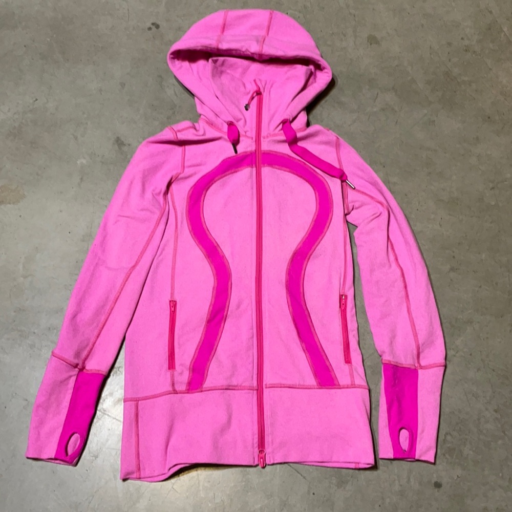 Lululemon woman’s sweater